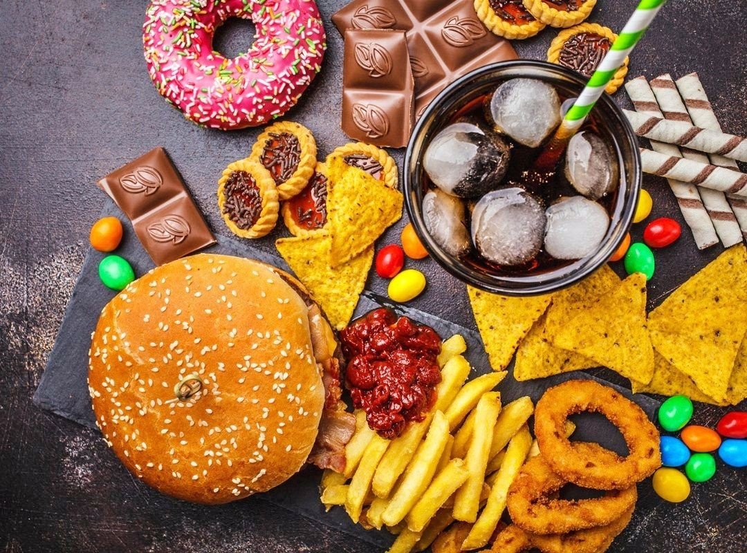 Por que reduzir alimentos ultraprocessados pode ajudar a prevenir o câncer de intestino?